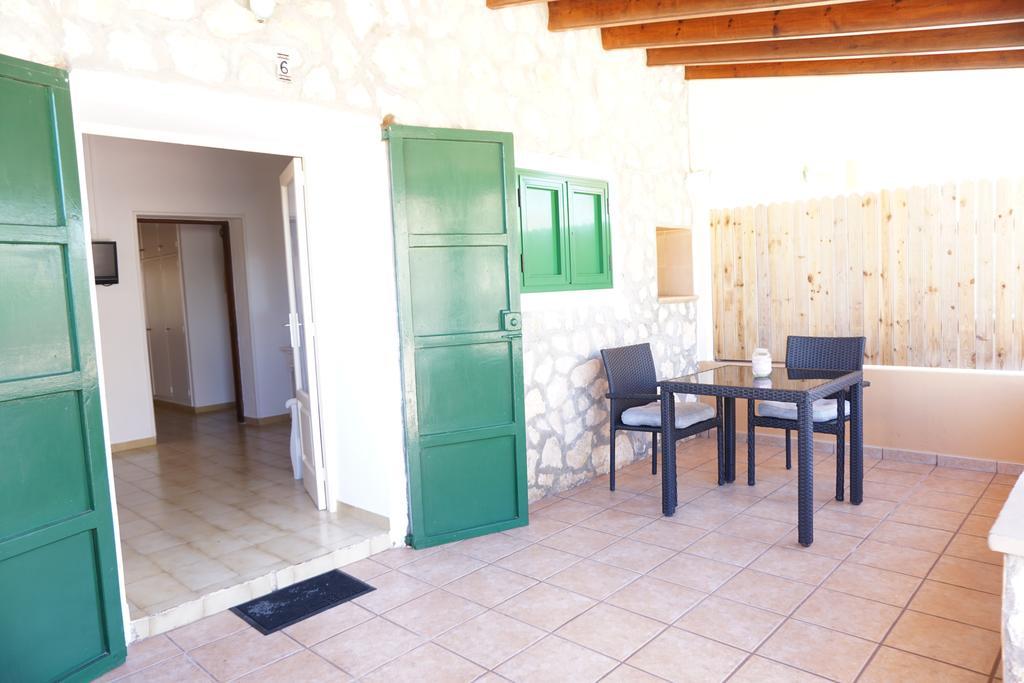 Apartments Campanitx - Astbury Formentera Es Caló Zimmer foto